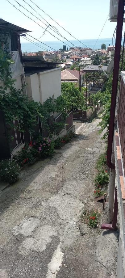 Гостевой Дом В Гагре Gagra Exterior photo